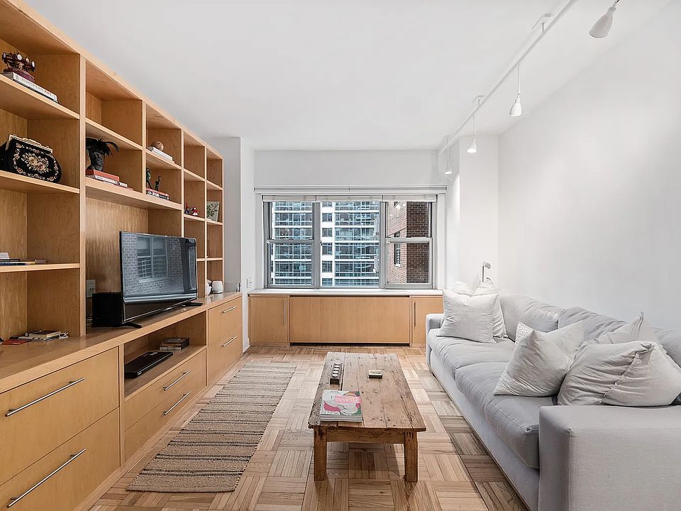 1st image of 360 E 72nd St APT B800
