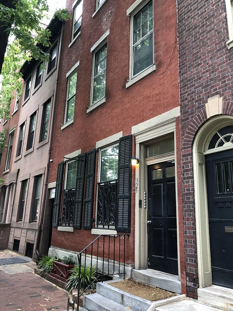 325 Pine — Photo 1