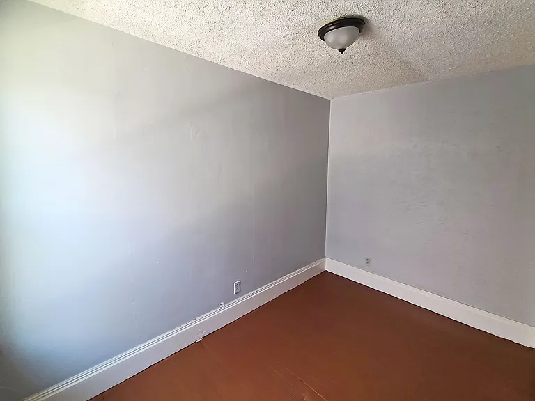 192 Bartlett St #192 — Photo 4