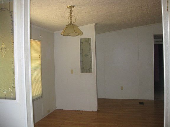 4th image of 28 Lee Road 630