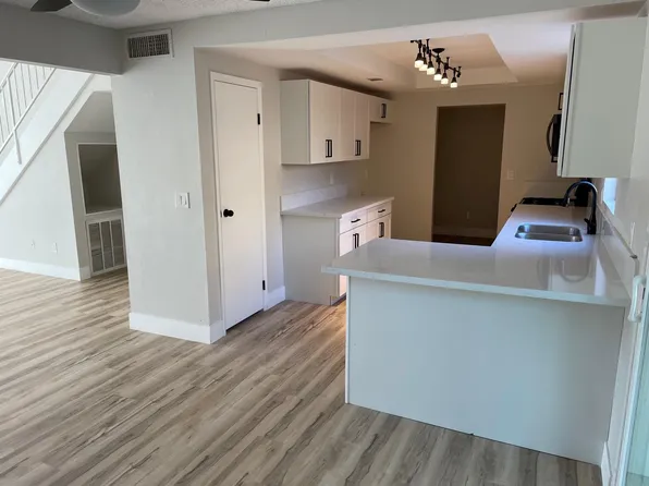 109 Blackberry Ln, Henderson, NV 89074