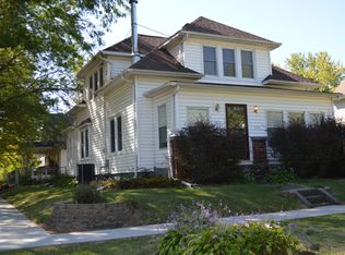 211 E Jayne St, Lone Tree, IA 52755