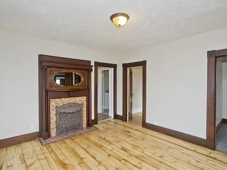 287 Walnut St #1 — Photo 3