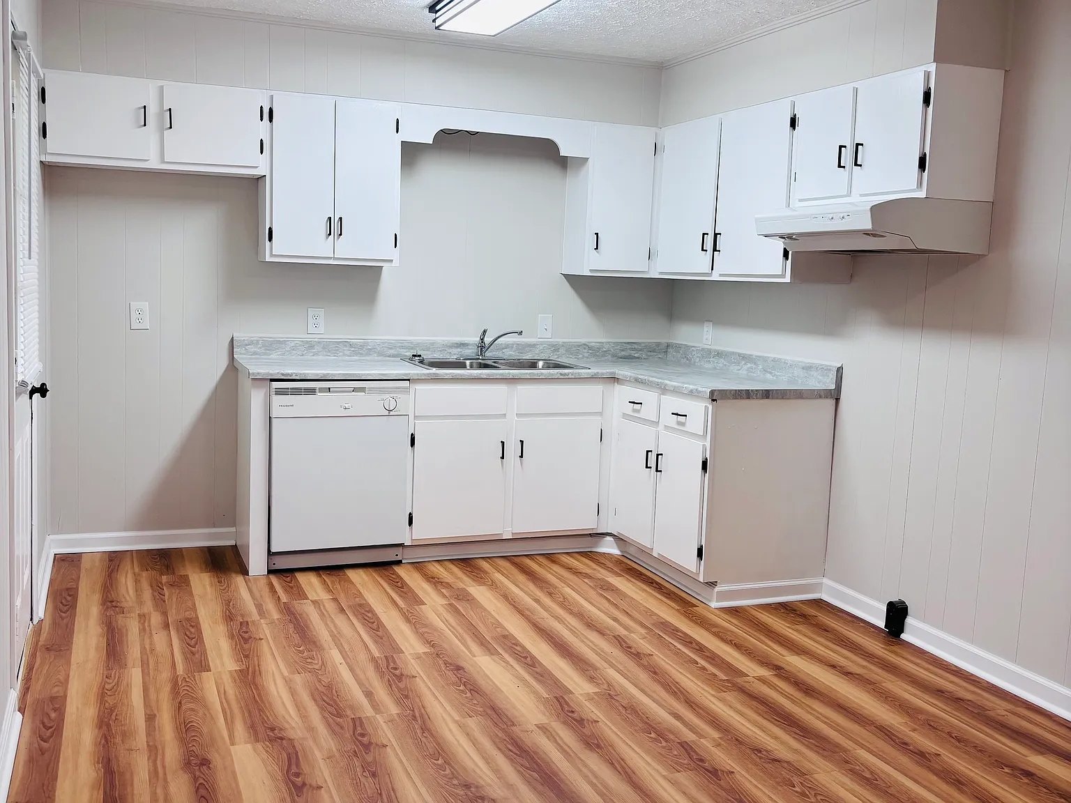 3 bed, 1010 sqft, $1,200 — Photo 4