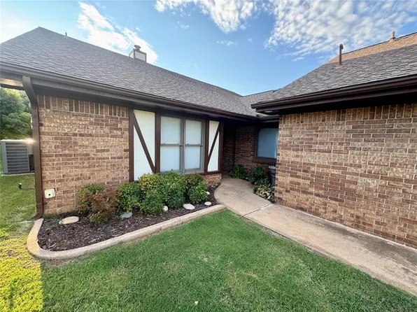 3224 Pondridge Rd, Chickasha, OK 73018