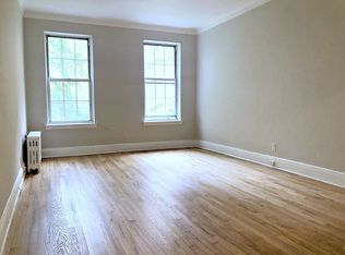 322 E 55th St #1A, New York, NY 10022