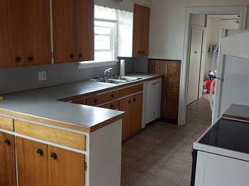 4th image of 1044 Alder Ave