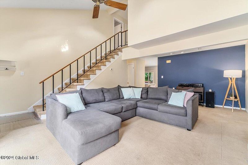 5th image of 7 Woodridge Court