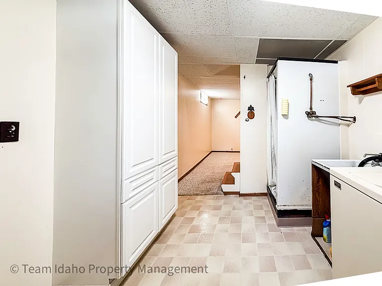 1203 Logan St — Photo 36