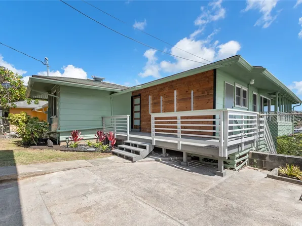 2285 Makanani Dr, Honolulu, HI 96817
