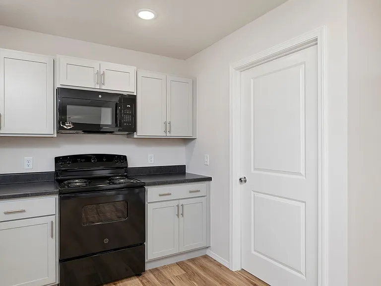 781 W Navajo St — Photo 5