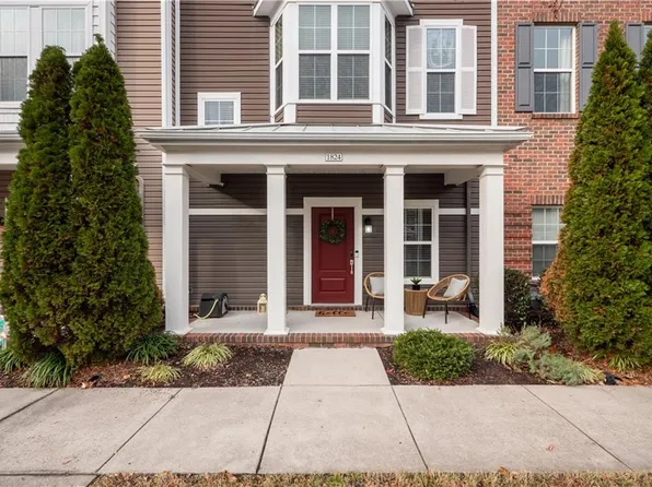 1824 Perla Dr, Virginia Beach, VA 23456