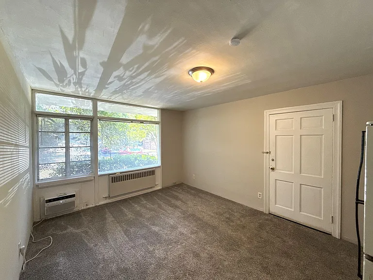 A0432-Kirkland Apts — Photo 3