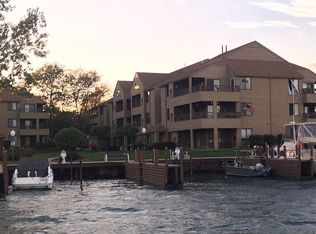 2465 Riverside Dr APT 308, Trenton, MI 48183