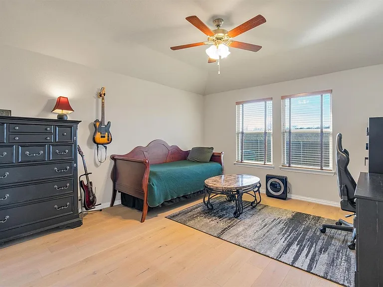 2310 Bellewood Ct — Photo 9