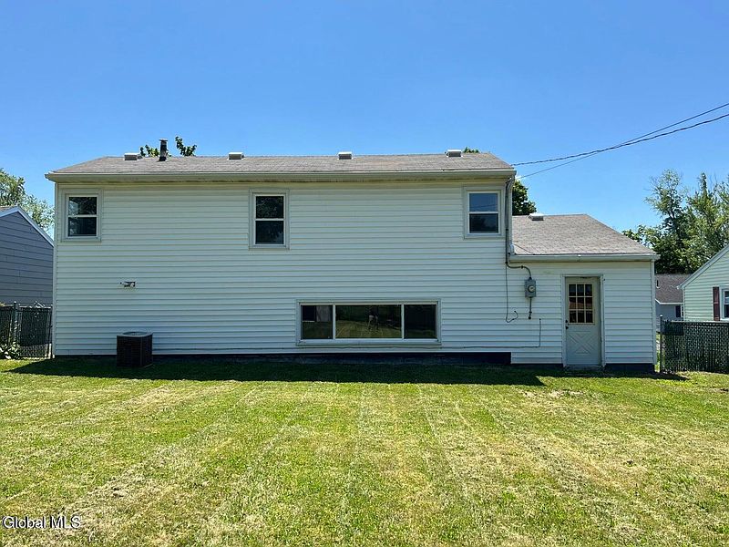 2nd image of 9 Dover Drive