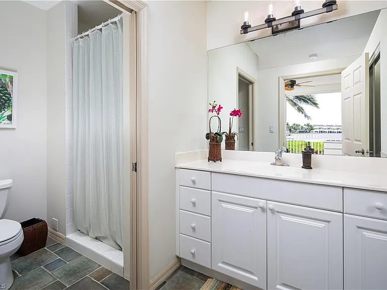 410 Flagship Dr #806 — Photo 12