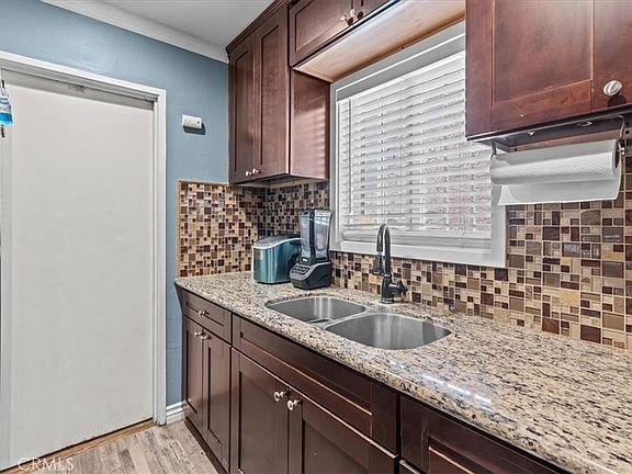 3rd image of 407 E Sunset St