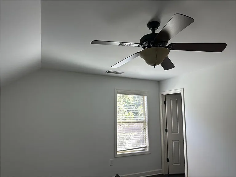 7490 Flintlock Way — Photo 23