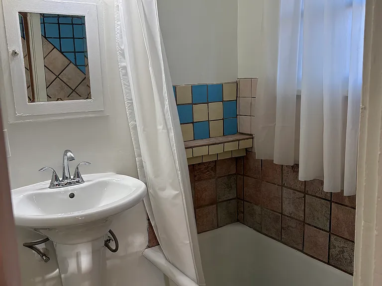 134 Park Ave #4 — Photo 2