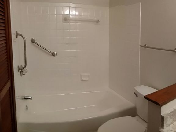 5th image of 25 Meadowpond Dr