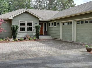 246 Mossflower Ln, Grants Pass, OR 97527