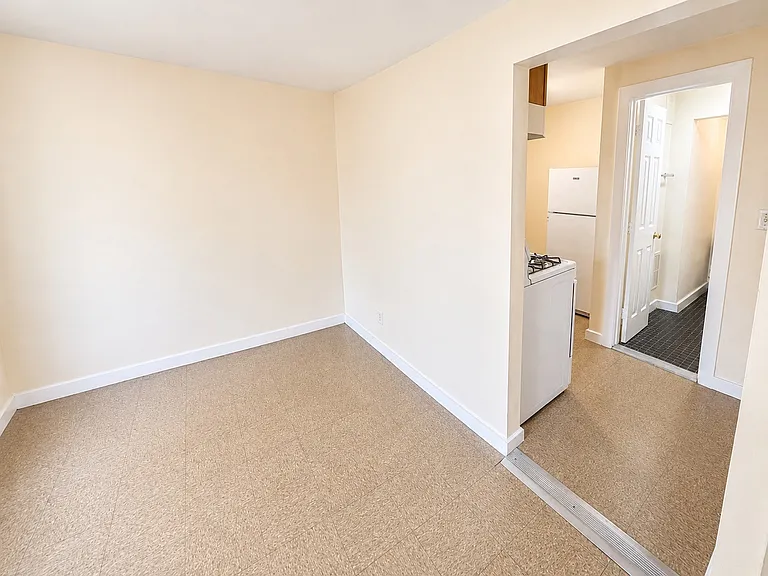 4 N Bleeker St #4 — Photo 11