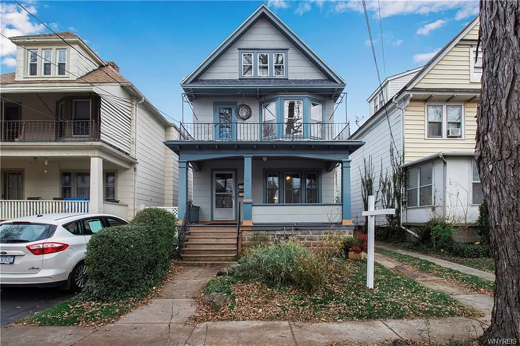 467 East St photo 1
