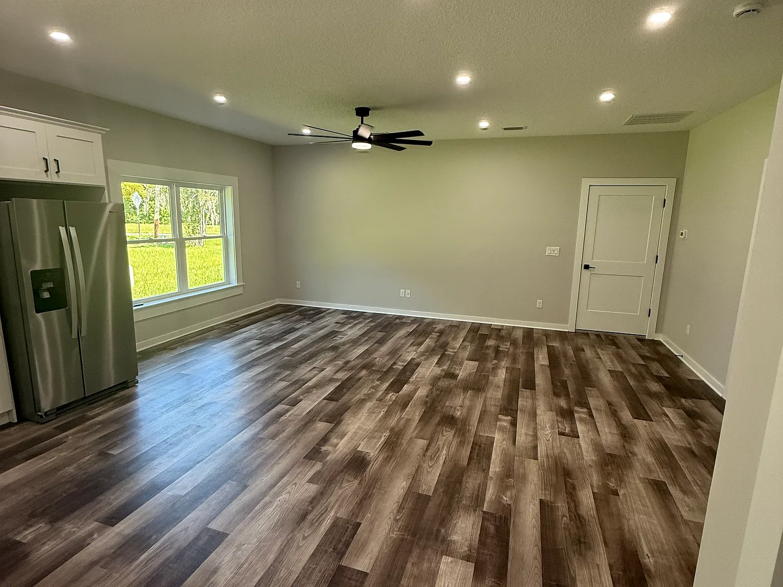 2 bed, 1000 sqft, $1,800 — Photo 4