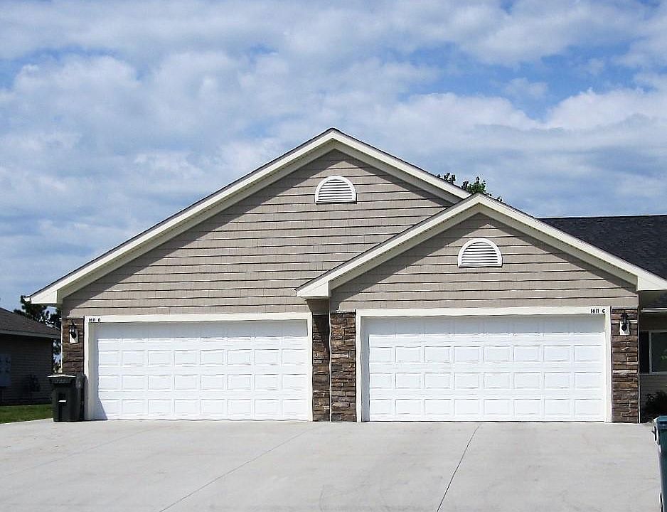 1st image of 1611 Gunston Dr #C