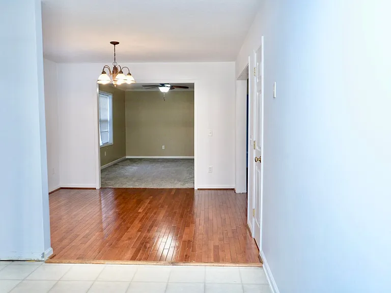 2427 Lindsay Rd — Photo 8