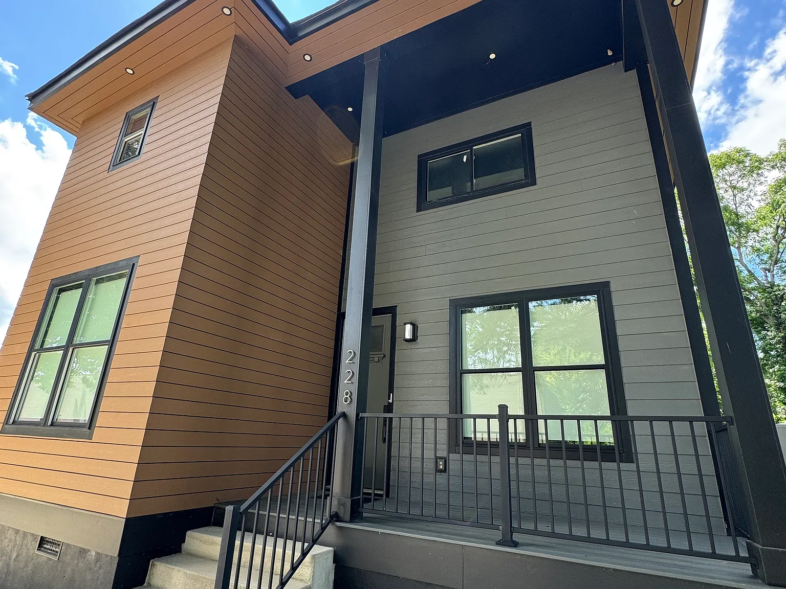 5 bed, 2901 sqft, $4,500 — Photo 1