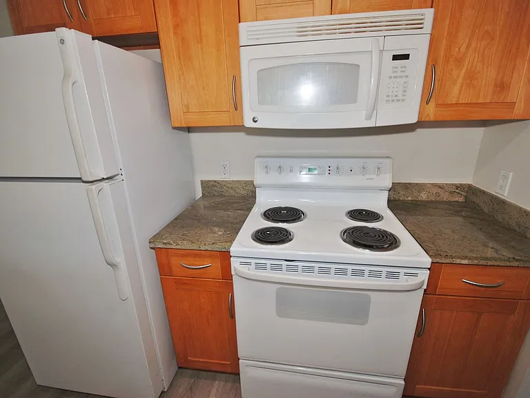 1222 Oak Grove Associates LLC — Photo 8