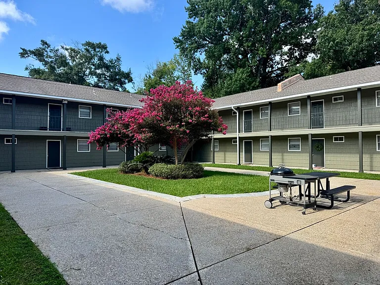 Spanish Oaks — Photo 41