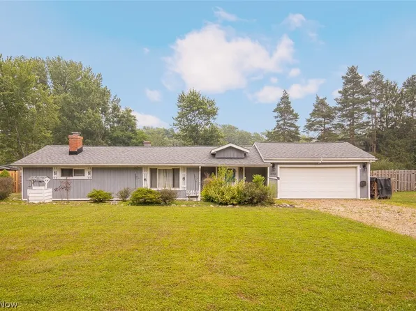 12762 Saint James Dr, Mantua, OH 44255