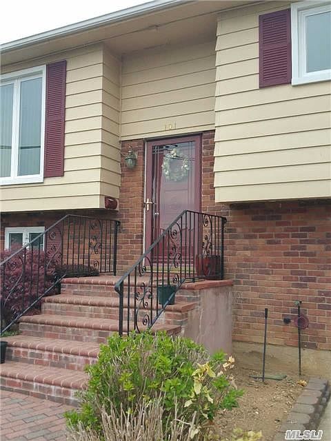 1st image of 101 Greenway Dr