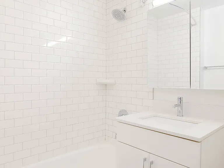 400 W 37th St #7E — Photo 70