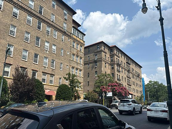 5th image of 16 N Chatsworth Ave APT 600