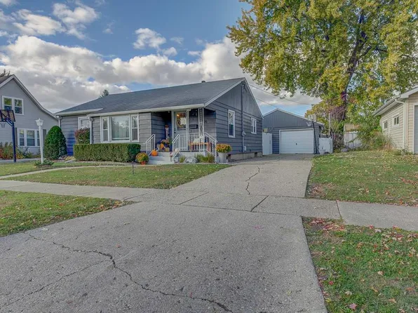1326 Myra Ave, Janesville, WI 53548