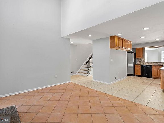 3rd image of 65 Allison Rd