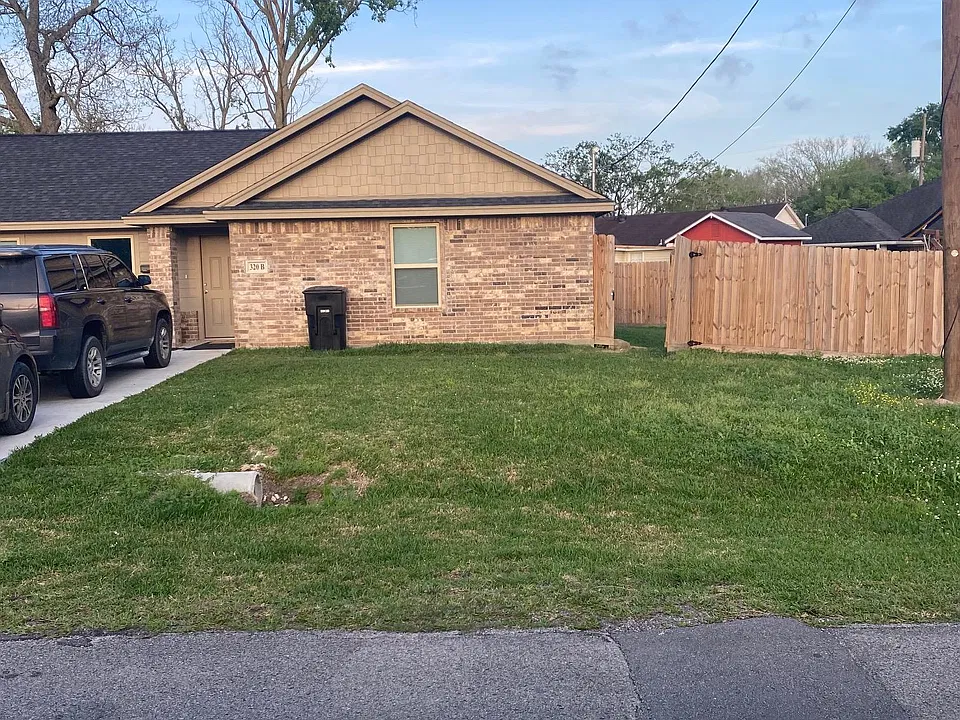 320 Gage Ave