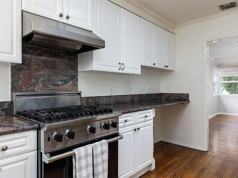 4819 Crown Ave — Photo 10