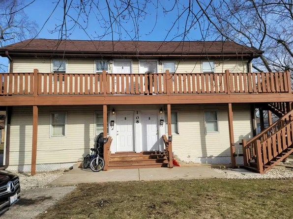 108 Roosevelt Rd APT 4, Wauconda, IL 60084