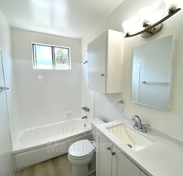 585 E Washington Blvd #35 — Photo 8