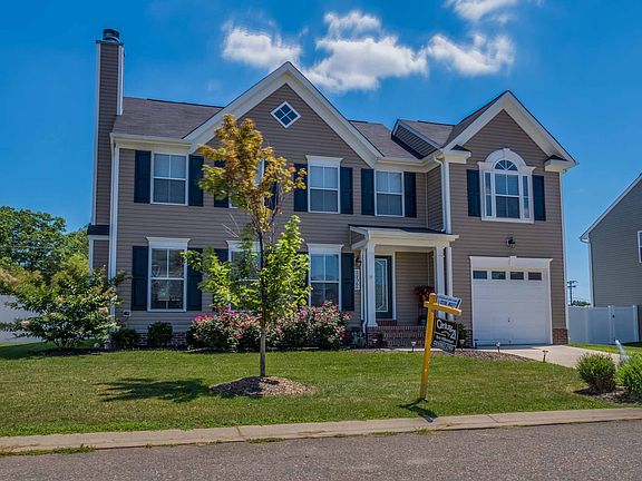 4th image of 22366 Douglas Ct