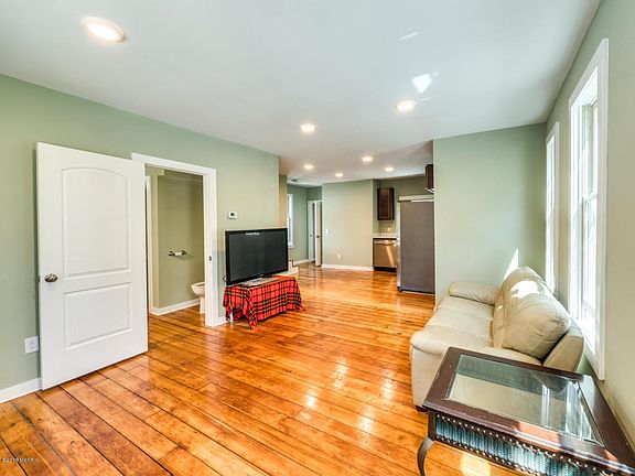 4th image of 342 Calkins Ave SE