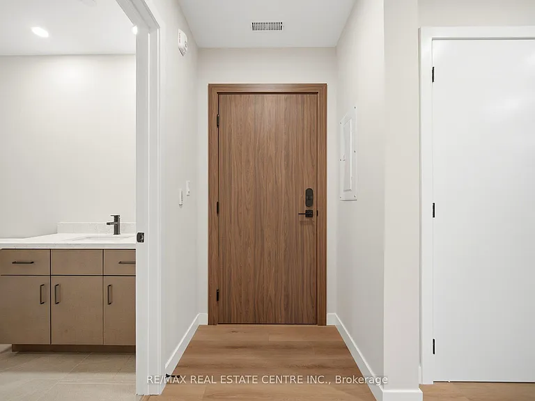 3 Zina St #2 — Photo 3