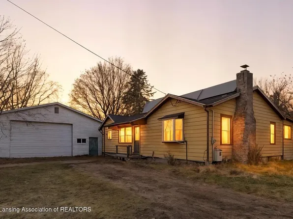 15918 Turner Rd, Lansing, MI 48906