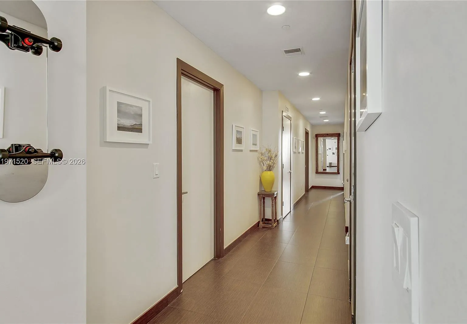 3 bed, 2252 sqft, $10,300 — Photo 4