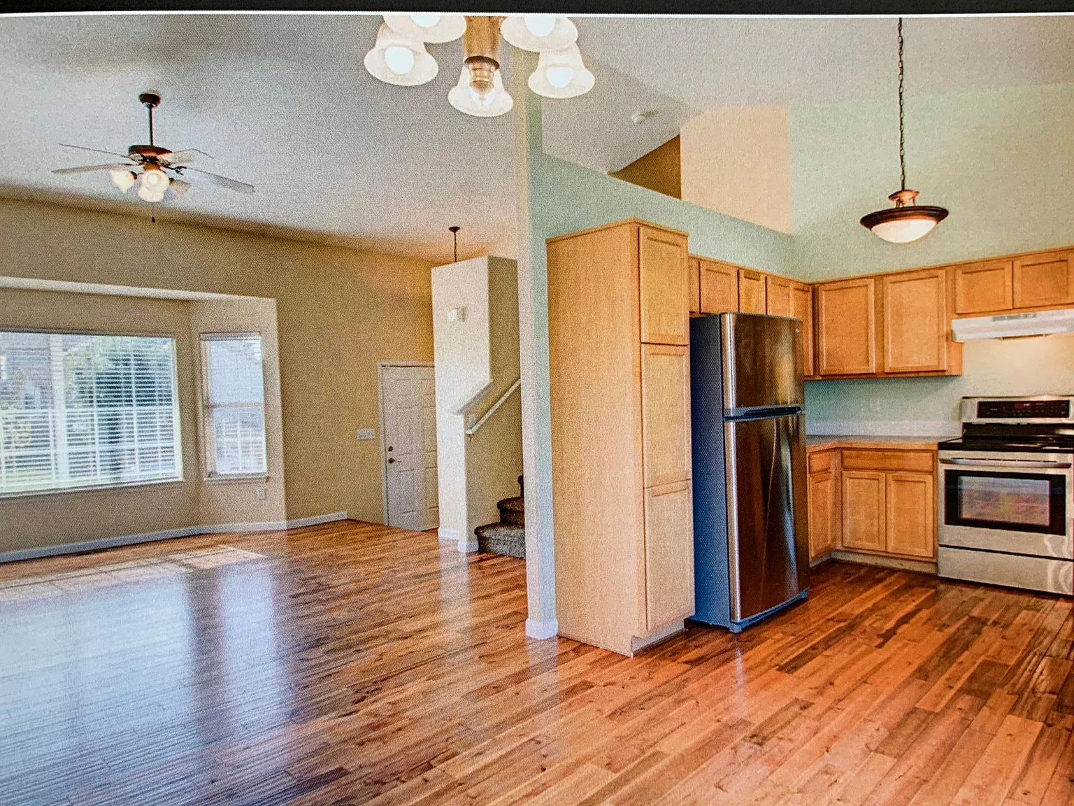 3 bed, 2.5 bath, 2269 sqft, $2,850 — Photo 4